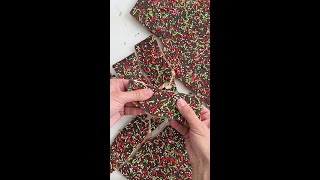 How to Make Christmas Saltine Cracker Toffee [upl. by Trawets123]