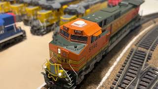 Athearn Genesis Dash 944CW Overview BNSF 5146 [upl. by Akinor]