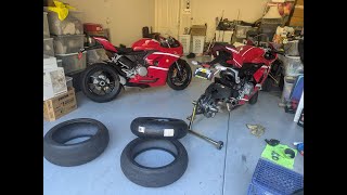 S08E40 2024 Ducati Panigale V2 How to Change Rear Tire and torn Sidewall issue on new diablo Roso [upl. by Nalat]