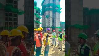 Safety training worker 💪 👨‍🔧😰 Electrisian works safety trending workers shortsviral shorts [upl. by Anafetse]