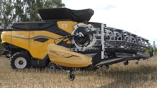 New Holland CR 11 mit 15 Meter Schneidwerk im Raps [upl. by Seraphina819]