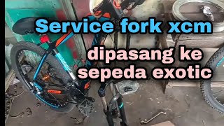 Service fork sr suntour xcm [upl. by Munmro]