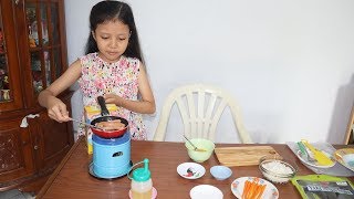 Main Masak Masakan Beneran  Masak Nasi Gulung Dengan Mainan Kompor Mini [upl. by Hafeetal]