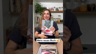 Mein Buch “My Vegan Bakery” mit über 80 pflanzenbasierten Rezepten für das ganze Jahr 🥰 mrsflury [upl. by Kolnos]