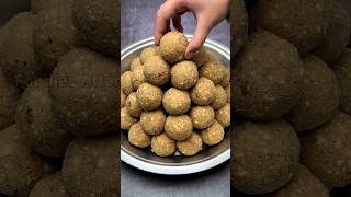 1 लड्डू खाकर जोड़ो के दर्द को दूर भगाएं Gond ke Laddu ki Recipe shorts healthy trending winter [upl. by Jay804]