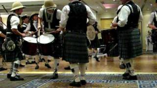 The Lion sleeps tonight  Claymore pipes and drums at Munich Caledonians St Andrews 2009 [upl. by Doerrer]