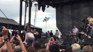 Mac DeMarco crowdsurfing during Laneway Festival Melbourne  07022015 [upl. by Kohn759]