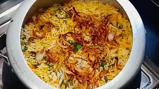 Chicken Biryani  प्रेशर कुकर में बनाए चिकन दम बिरयानी  Chicken Biryani In Pressure Cooker [upl. by Uehttam612]