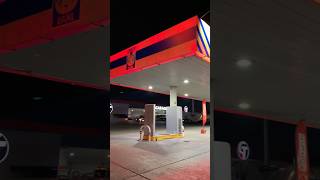 Por qué huele tan feo esta gasolinera 🤮 [upl. by Viens]