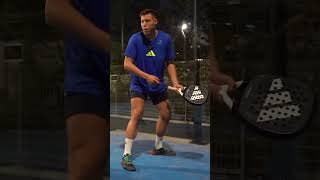 🎾La bailarina de Paquito Navarro 🎸 padel padelhighlights padeltips [upl. by Oiramej]