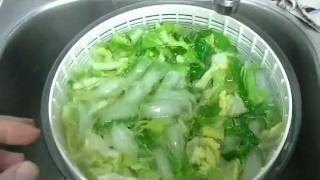 Quick tip Restaurant secret to crisping limp lettuce [upl. by Conias]