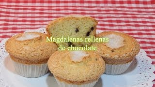 Receta de magdalenas rellenas con chispas de chocolate [upl. by Froma190]