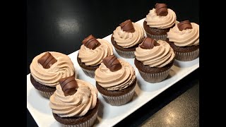 Recette de DÉLICIEUX CUPCAKES au KINDER BUENO avec un SAVOUREUX TOPPING au NUTELLA 🍫🧁 [upl. by Anahpos616]