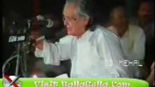 Mushaira Hasrat Jaipuri Ghazal HallaGulla Com [upl. by Barbey]