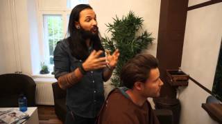 Besuch beim Friseur 2 Haarstyling Tipps vom Experten [upl. by Sheppard591]