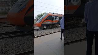 Bnde bhart train joki India ki sbse fast trainhai shortvideos ytshorts terending viralvideos [upl. by Damalus]