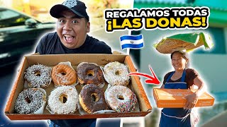 REGALANDO TODAS las DONAS 🍩 en el CENTRO de SAN SALVADOR no se lo esperaban 🥹 [upl. by Ettenuahs663]