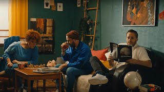 Trois Cafés Gourmands  Le pari Clip Officiel [upl. by Eiramrebma]