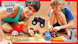 Hot Wheels Monster Jam El Torro Loco Showdown Unboxing  Giveaway [upl. by Adnamas]