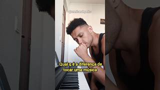 Piano Com Vs Sem PEDAL piano musica [upl. by Jair92]