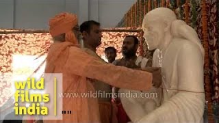 Hindu priests performing rituals of Prana pratishta ceremony [upl. by Kylynn736]