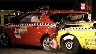 Toyota iQ Renault Grand Scénic  Kleinwagen und Van im DEKRA Heckcrashtest [upl. by Jaeger477]