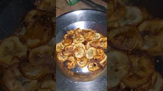 Crispy Banana chips 🍟 😋 shorts trending youtubeshorts shortsfeed banana prayagraj [upl. by Hughes35]