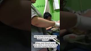 Stop tindakan tarik bangku teman dari belakang bisa berakibat fatal [upl. by Porty884]