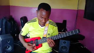 junior mwata fait plaisir à Delphine mukendi à travers sa nouvelle guitare [upl. by Demetra307]