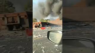 Uruapan a ziracua choque de trailers uruapan trailer camioneros michoacán michoacan noticias [upl. by Australia]