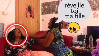 PRANK JE PERDS CONNAISSANCE avec une nouveauné à allaiter ma mère panique [upl. by Cheffetz]