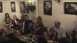 Ashokan Farewell  Amy and Stuart Reed at the Brighton Acoustic Session  April 6th 2009 [upl. by Middlesworth468]