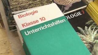 Westdeutscher Pfarrer bewahrt DDRBücher vor der Müllhalde [upl. by Irpak]