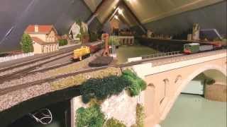 Le Tramway  Une motrice diesel et ses wagons chantier [upl. by Langham]