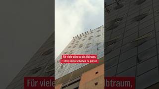 🫧🧽 Wer putzt die Fenster bei der Elbphilharmonie shorts hamburg elbphilharmonie [upl. by Rahm]