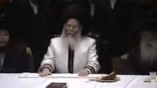 Bobover Rebbe Shlita Feering Tish Erev amp Motze Yom Kippur [upl. by Campney]