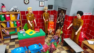 Police Station போன ரவி அம்மா எண்ணாச்சி😫Barbie show tamil [upl. by Ahsaenat]