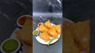 आज केला लेकीच्या आवडीचा बेत  Samosa Recipe Madhura [upl. by Eillat967]