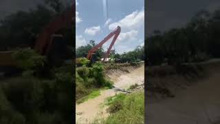 Hitachi Zaxis 130 long arm beraksi mylife excavator fyp [upl. by Hairom]