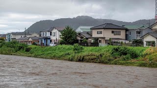 Le typhon Shanshan provoque des précipitations record au Japon [upl. by Ainek]