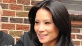 Lucy Liu meets fans outside Letterman Show [upl. by Faydra]