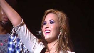 Demi Lovato Presentando al Camp Rock 2 Cast In Puerto Rico Oct152010 [upl. by Evets706]