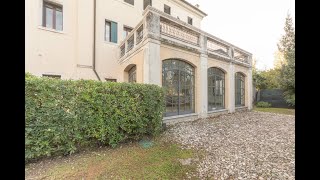 Palazzo storico con giardino fronte fiume a Treviso centro in vendita [upl. by Ikcaj960]