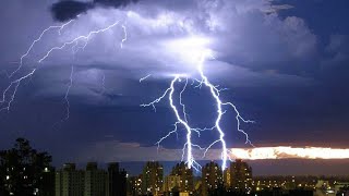 Las mas sorprendentes tormentas electricas Caidas de rayos mas grande del mundo [upl. by Guillaume]