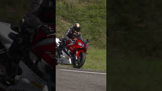 La Yamaha R1 dans le quotcorkscrewquot [upl. by Agiaf]