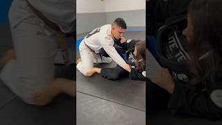 Sweep to submission from closed guard bjj jiujitsugrappling jiujitsu bjjtechnique submission [upl. by Vachel]