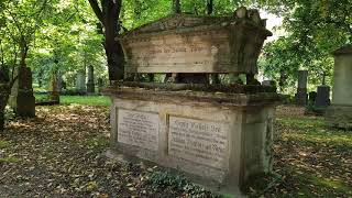 MonachiumStary cmentarz zabytkowyrok zał 1563Old Cemetery Munich [upl. by Holsworth]