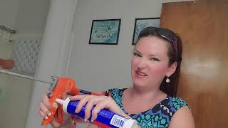 How to use a caulk gun [upl. by Nnaitsirhc]