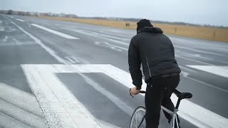 MOTO Urban Pedal Test by Oli Radkurier in Berlin und Radfahrer „seit Geburtquot [upl. by Evod]