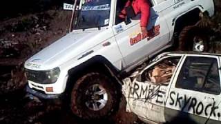 toyota 4x4 franchissement extreme [upl. by Akenihs]